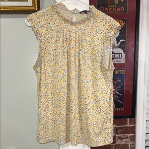 Lightweight Yellow Floral Ruffle-Neck Sleeveless Blouse